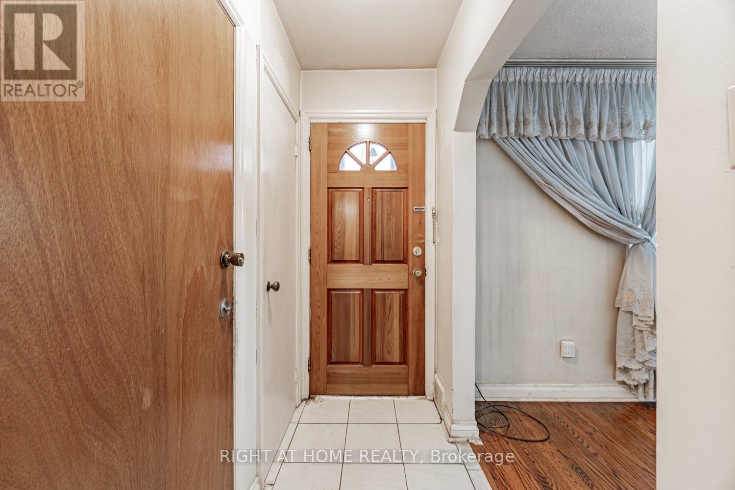 5 Mcgregor Road, Toronto, Ontario  M1P 1C5 - Photo 7 - E12482946
