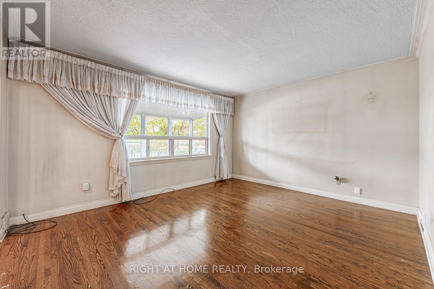 5 Mcgregor Road, Toronto, Ontario  M1P 1C5 - Photo 9 - E12482946