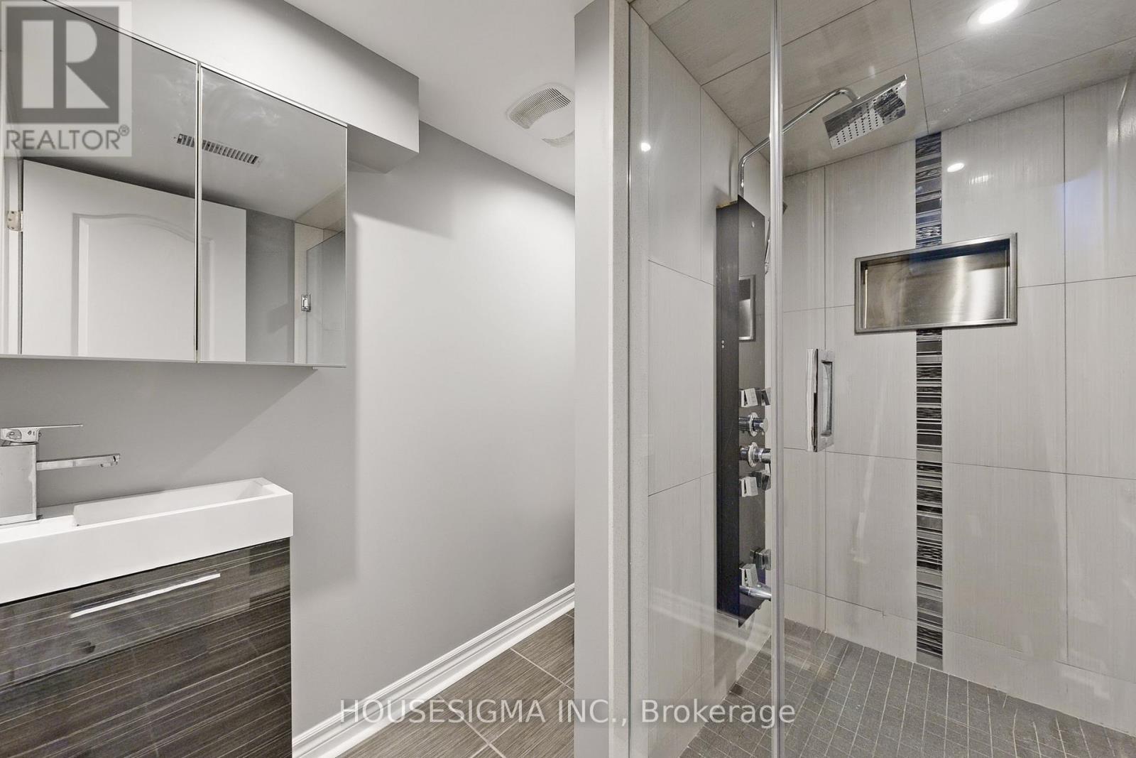 54 Oakmount Crescent, Vaughan, Ontario  L4K 2C3 - Photo 28 - N12482939