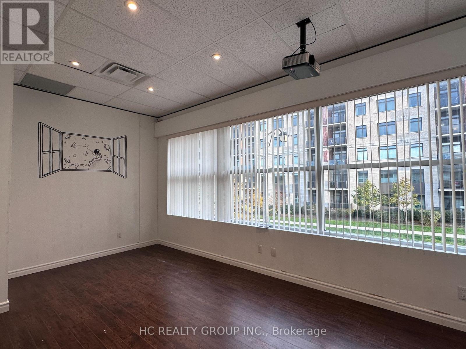 109 - 40 New Delhi Drive, Markham, Ontario  L3S 0B5 - Photo 4 - N12482941