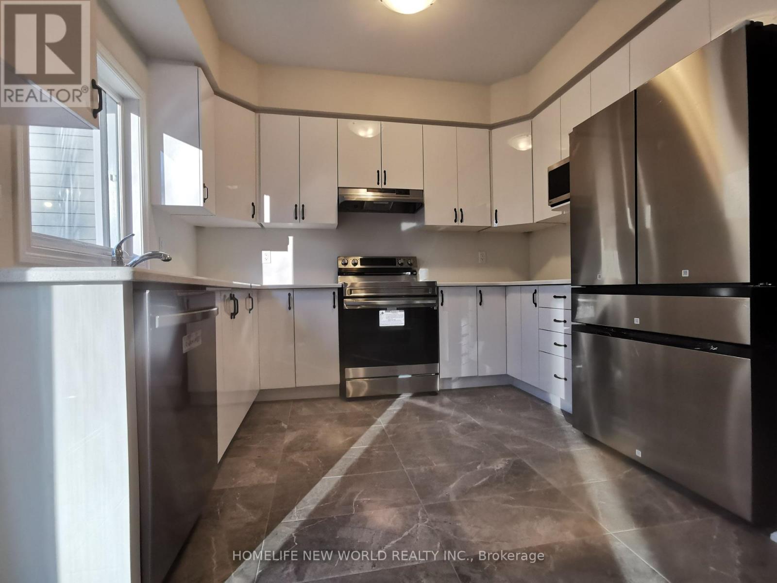 425 Beechwood Forest Lane, Gravenhurst, Ontario  P1P 0H8 - Photo 5 - X12482938
