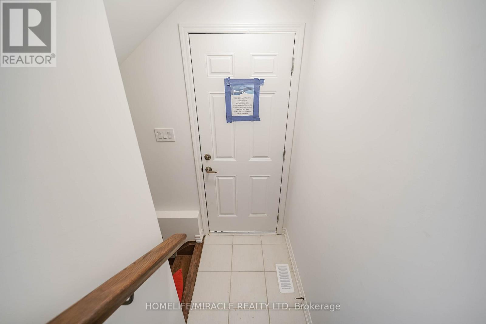 2823 Foxden Square, Pickering, Ontario  L0H 1J0 - Photo 35 - E12482951