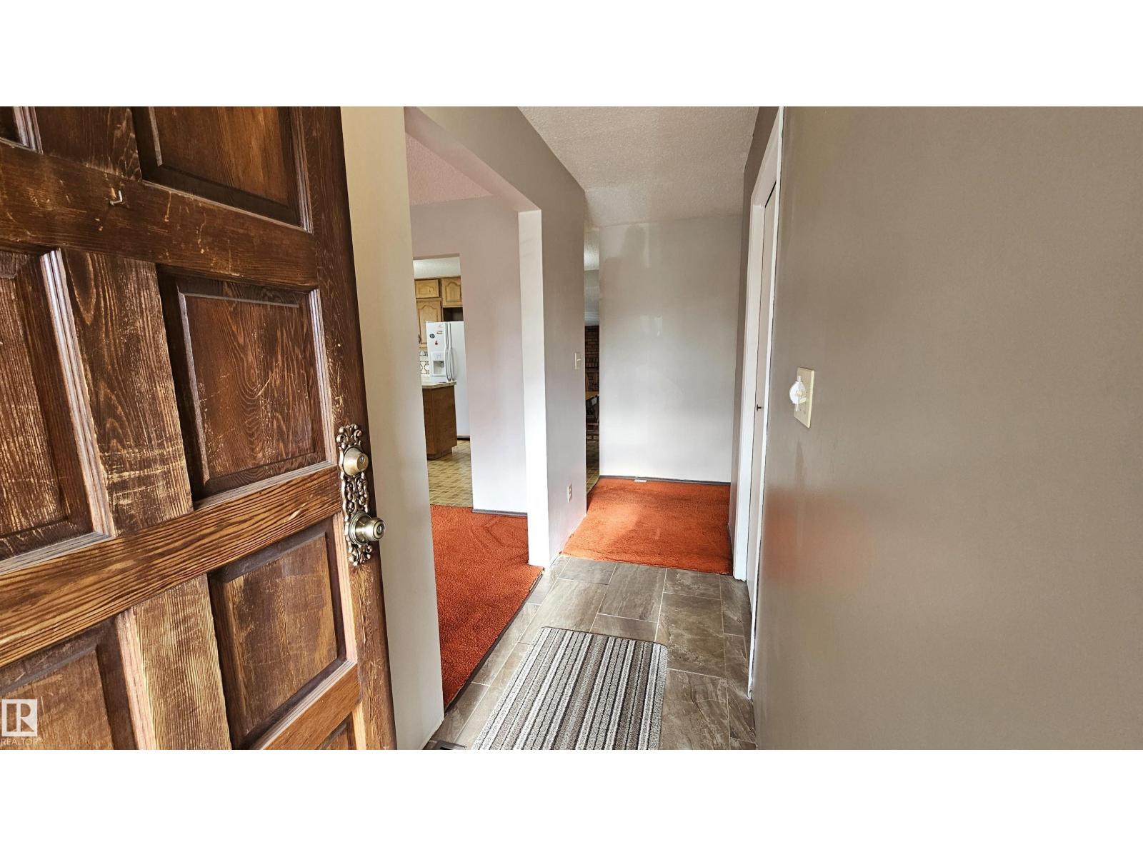 1817 65 St Nw, Edmonton, Alberta  T6L 1N1 - Photo 2 - E4463594