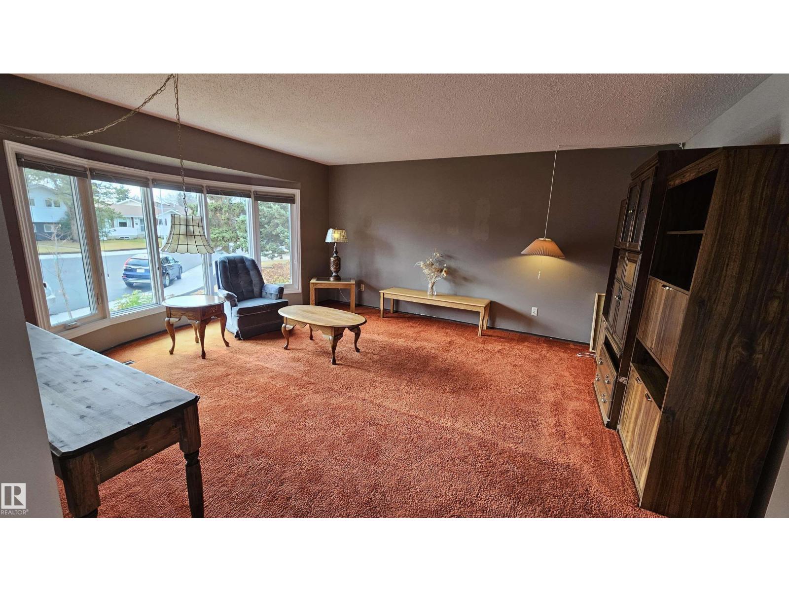 1817 65 St Nw, Edmonton, Alberta  T6L 1N1 - Photo 3 - E4463594