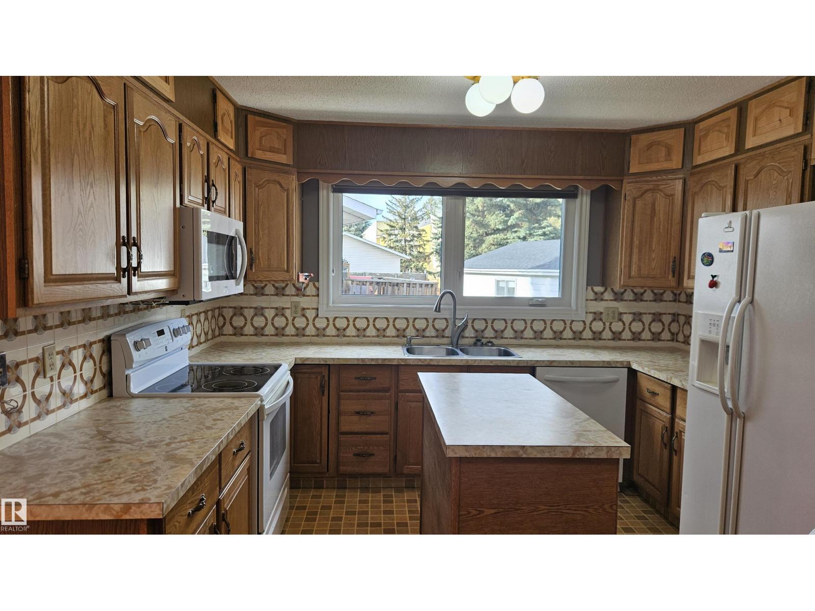 1817 65 St Nw, Edmonton, Alberta  T6L 1N1 - Photo 7 - E4463594