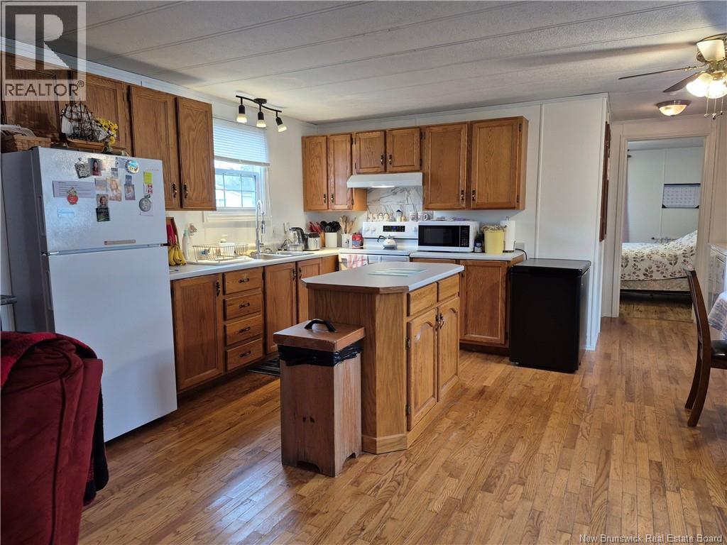 23 Tyler Street, Lincoln, New Brunswick  E3B 6X4 - Photo 3 - NB125114