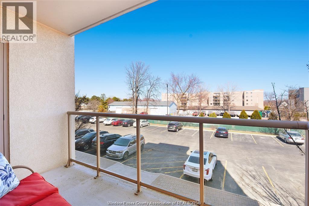 325 Village Grove Unit# 209, St. Clair Beach, Ontario  N8N 0B1 - Photo 5 - 25027142