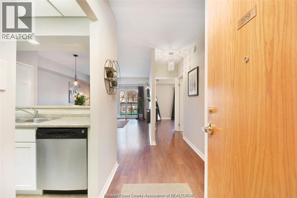 325 Village Grove Unit# 209, St. Clair Beach, Ontario  N8N 0B1 - Photo 6 - 25027142