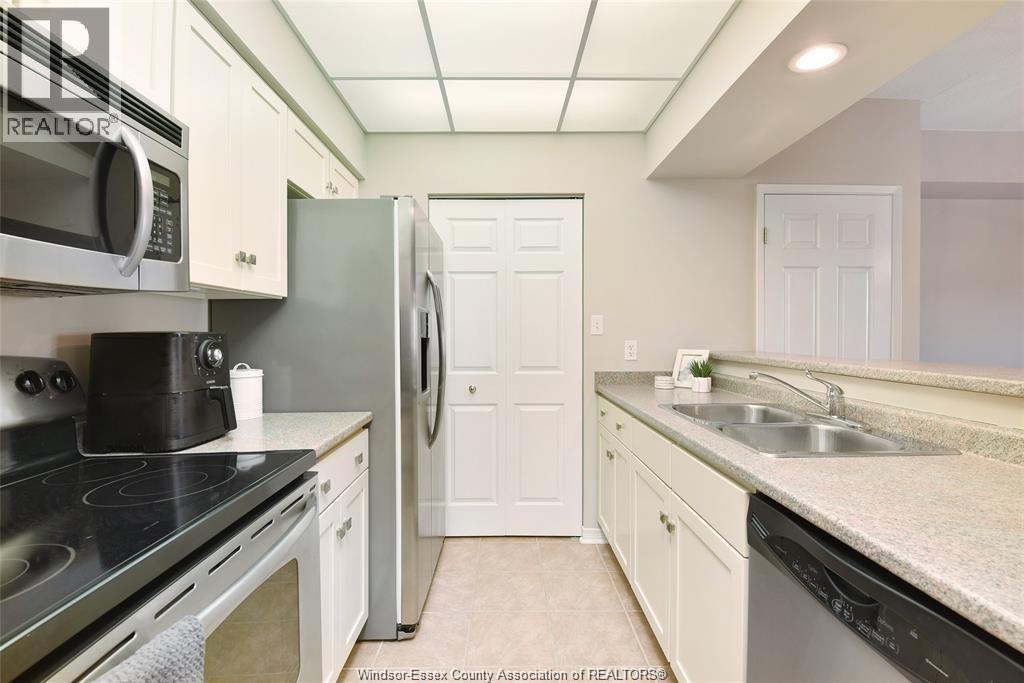 325 Village Grove Unit# 209, St. Clair Beach, Ontario  N8N 0B1 - Photo 8 - 25027142