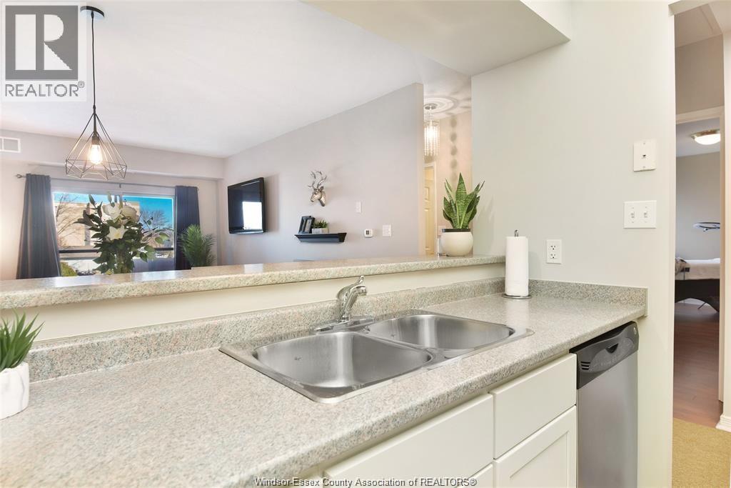 325 Village Grove Unit# 209, St. Clair Beach, Ontario  N8N 0B1 - Photo 9 - 25027142