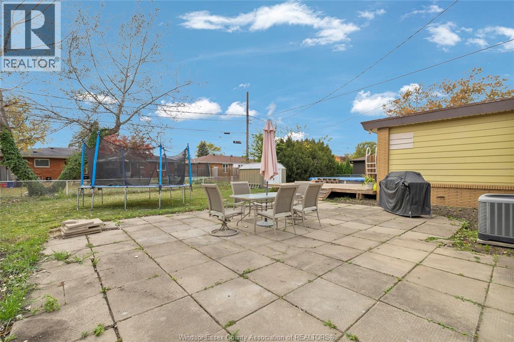 2539 Alexandra, Windsor, Ontario  N9E 2J4 - Photo 34 - 25024682