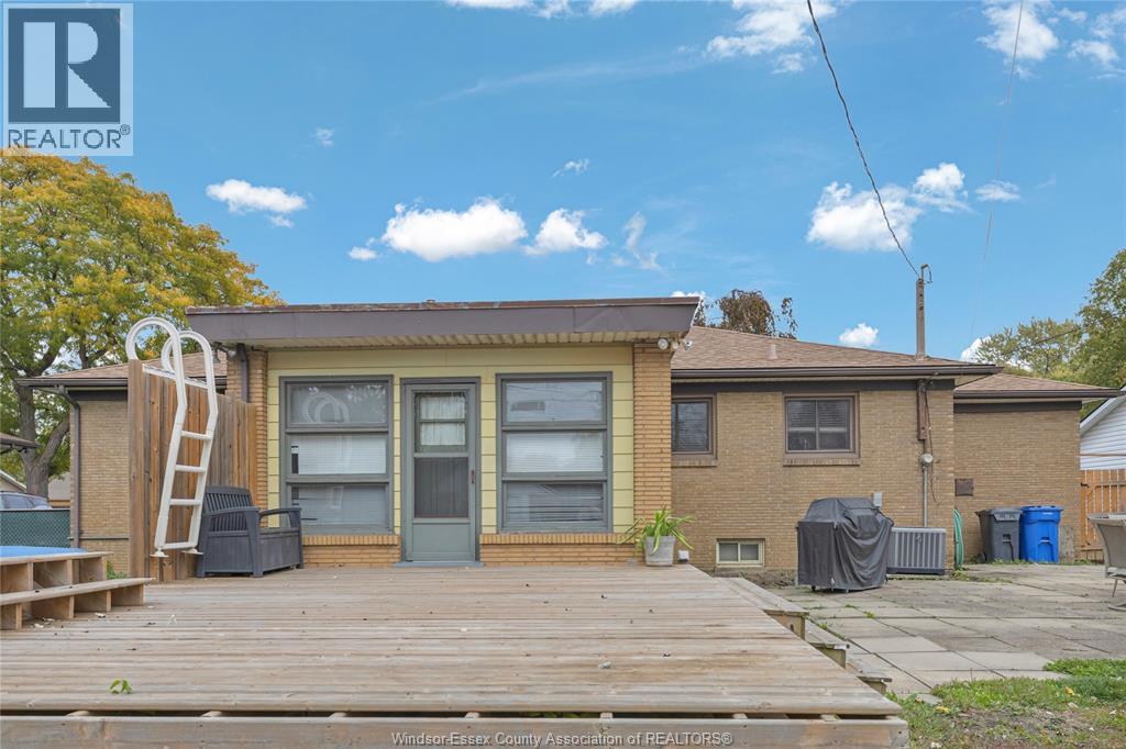 2539 Alexandra, Windsor, Ontario  N9E 2J4 - Photo 36 - 25024682