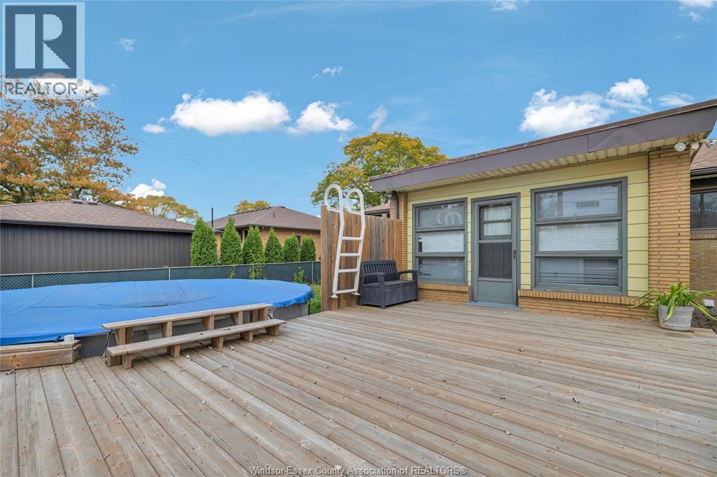2539 Alexandra, Windsor, Ontario  N9E 2J4 - Photo 38 - 25024682