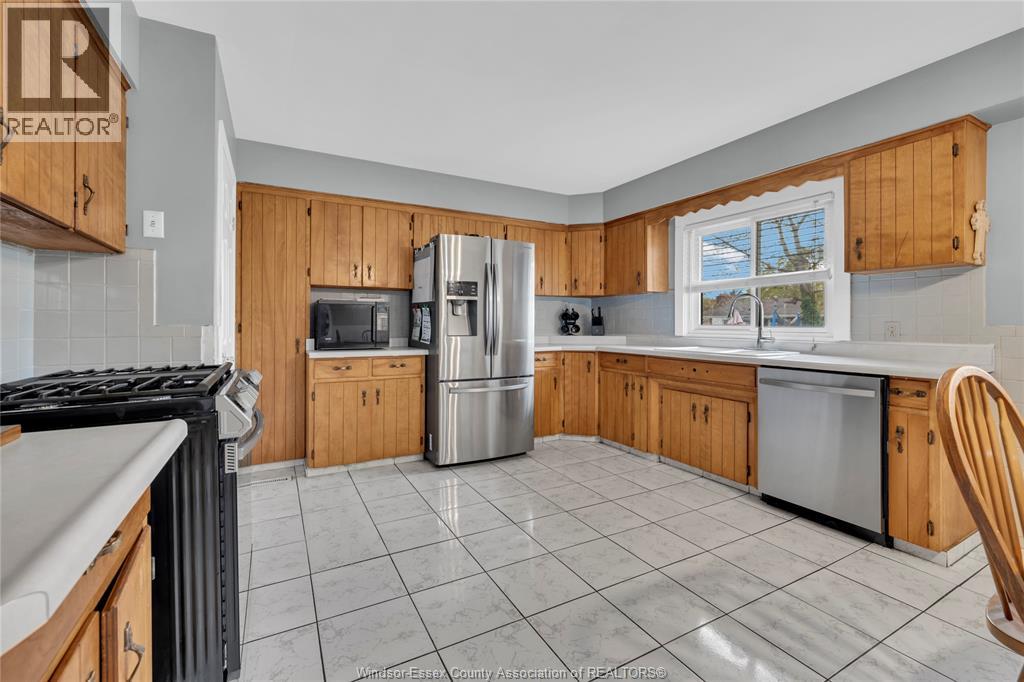 2539 Alexandra, Windsor, Ontario  N9E 2J4 - Photo 4 - 25024682
