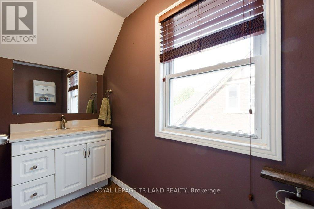 40 St George Street, St. Thomas, Ontario  N5P 2L1 - Photo 24 - X12481175