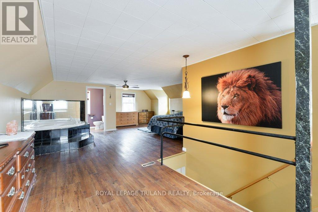 40 St George Street, St. Thomas, Ontario  N5P 2L1 - Photo 18 - X12481175