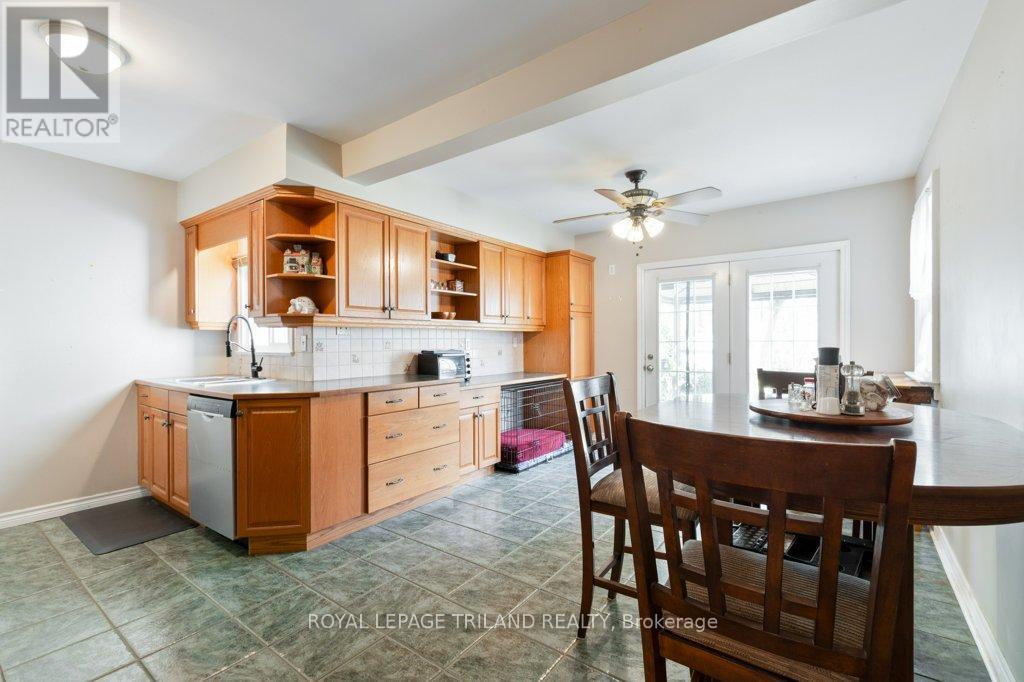 40 St George Street, St. Thomas, Ontario  N5P 2L1 - Photo 8 - X12481175