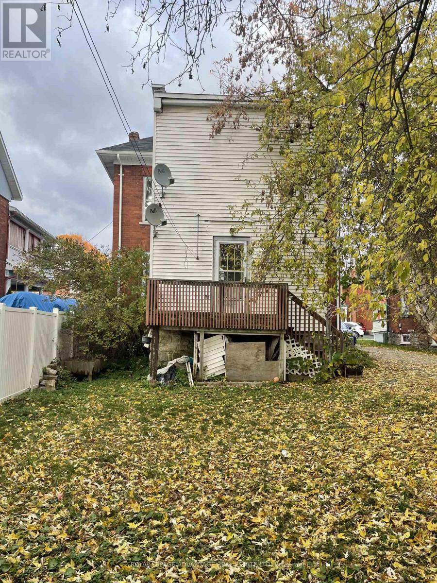 28 Mcewen Avenue, Smiths Falls, Ontario  K7A 2K4 - Photo 5 - X12482978