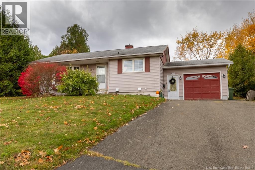 427 Holden Street, Oromocto, New Brunswick  E2V 1G2 - Photo 1 - NB129144