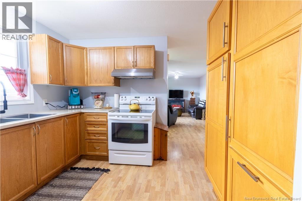 427 Holden Street, Oromocto, New Brunswick  E2V 1G2 - Photo 9 - NB129144