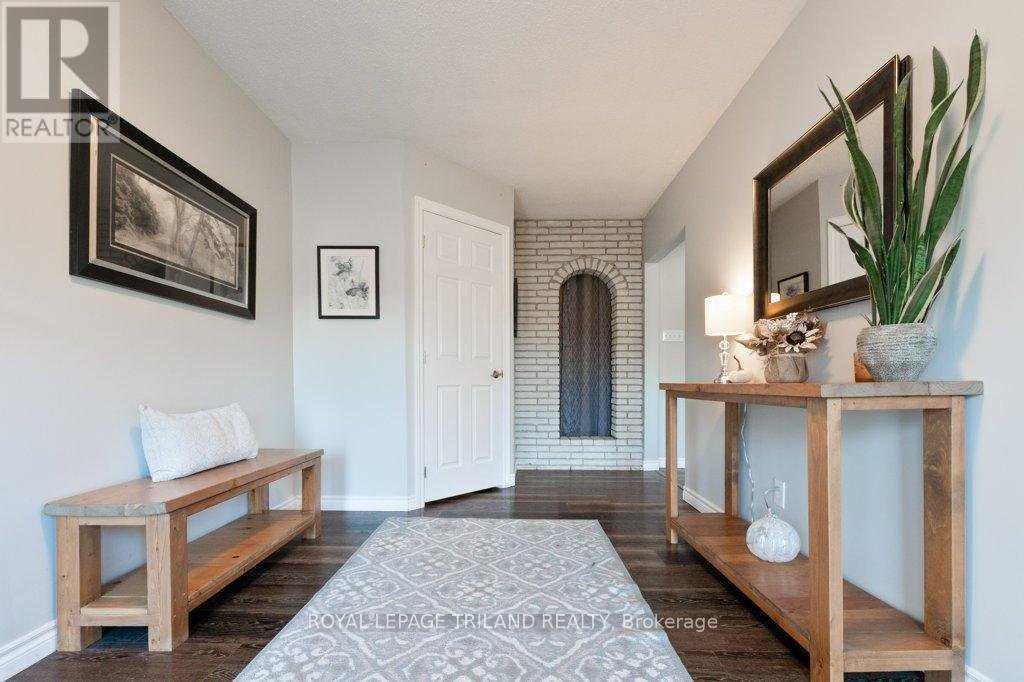 59 Confederation Drive, St. Thomas, Ontario  N5P 3P3 - Photo 4 - X12482956