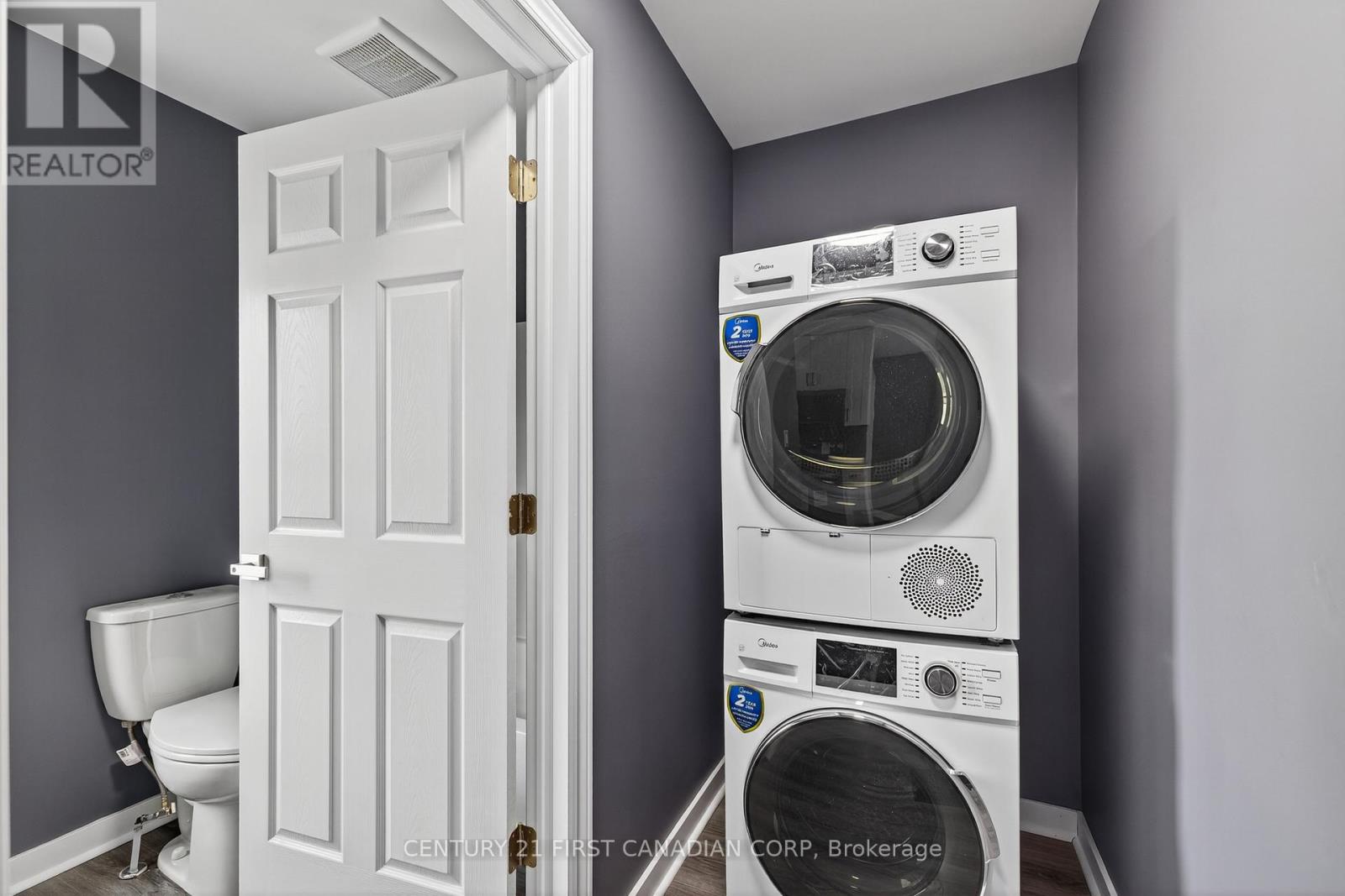 Photo 11 of 31 for 117 Sterling Street