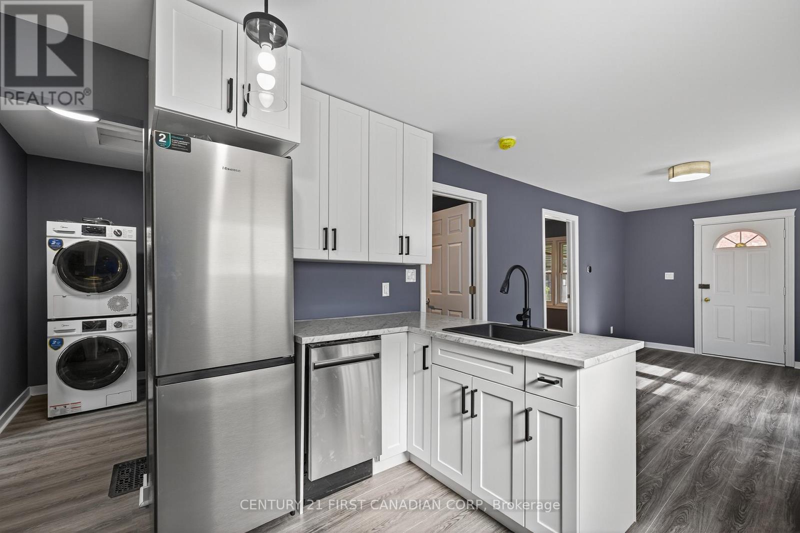 117 Sterling Street, London East (East C), Ontario  N5Y 1Y9 - Photo 3 - X12482979