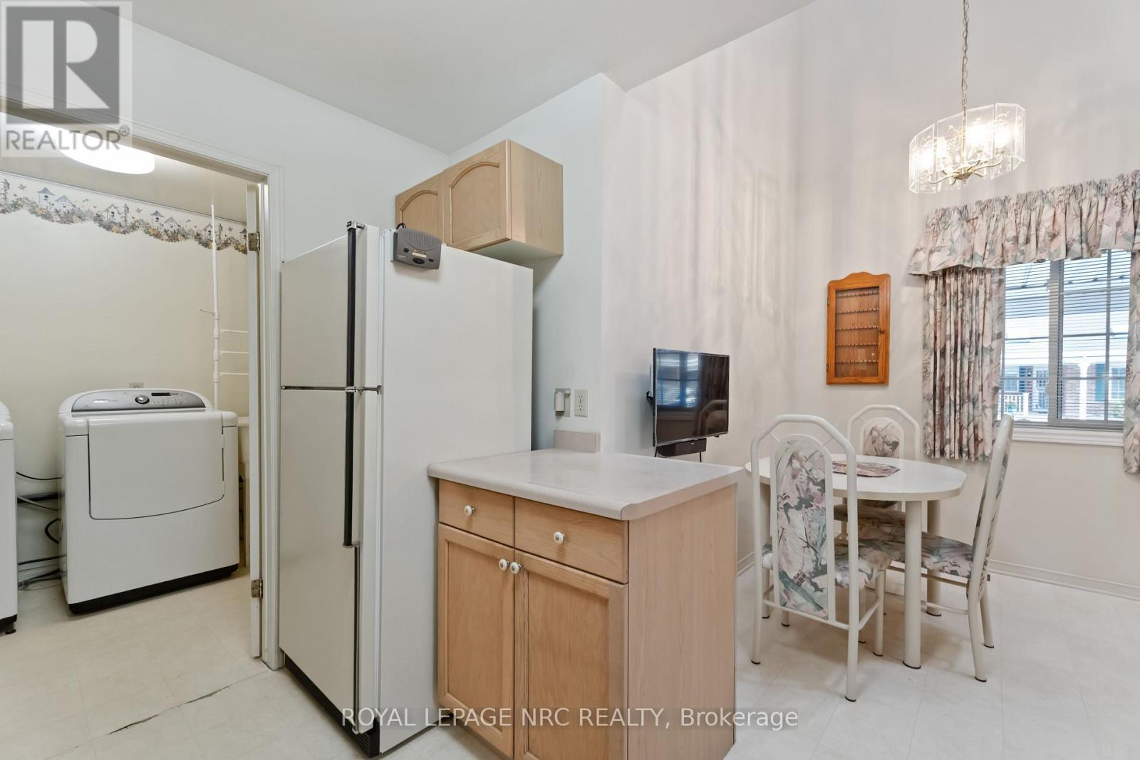 4 - 4136 Black Walnut Court, Lincoln, Ontario  L0R 2C0 - Photo 10 - X12482961