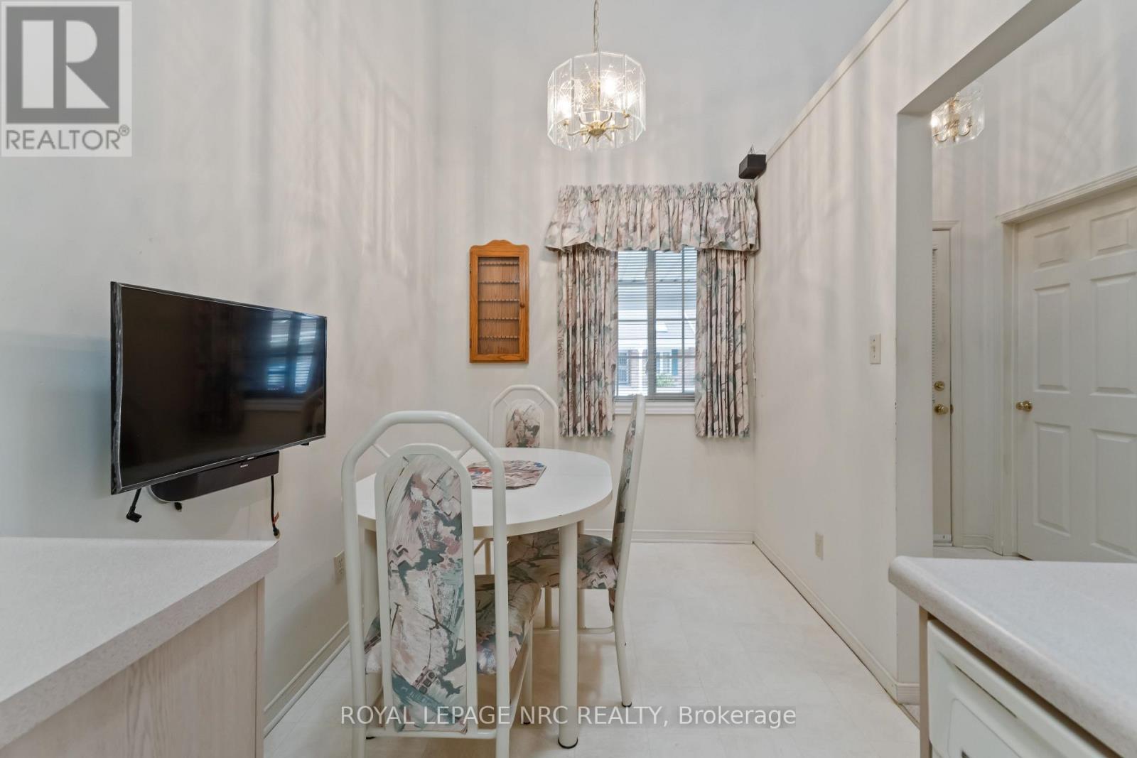 4 - 4136 Black Walnut Court, Lincoln, Ontario  L0R 2C0 - Photo 6 - X12482961