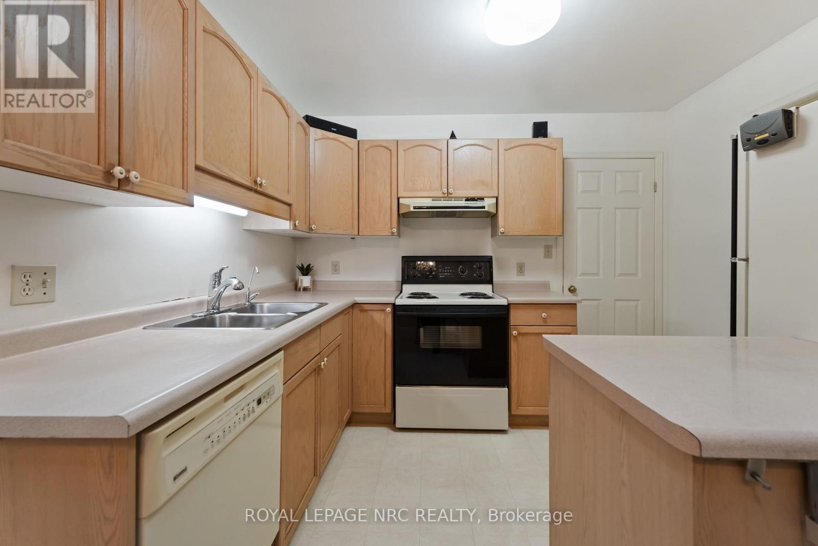 4 - 4136 Black Walnut Court, Lincoln, Ontario  L0R 2C0 - Photo 8 - X12482961