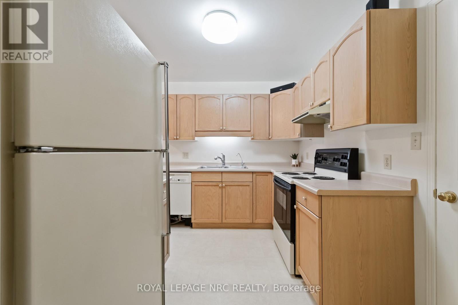 4 - 4136 Black Walnut Court, Lincoln, Ontario  L0R 2C0 - Photo 9 - X12482961