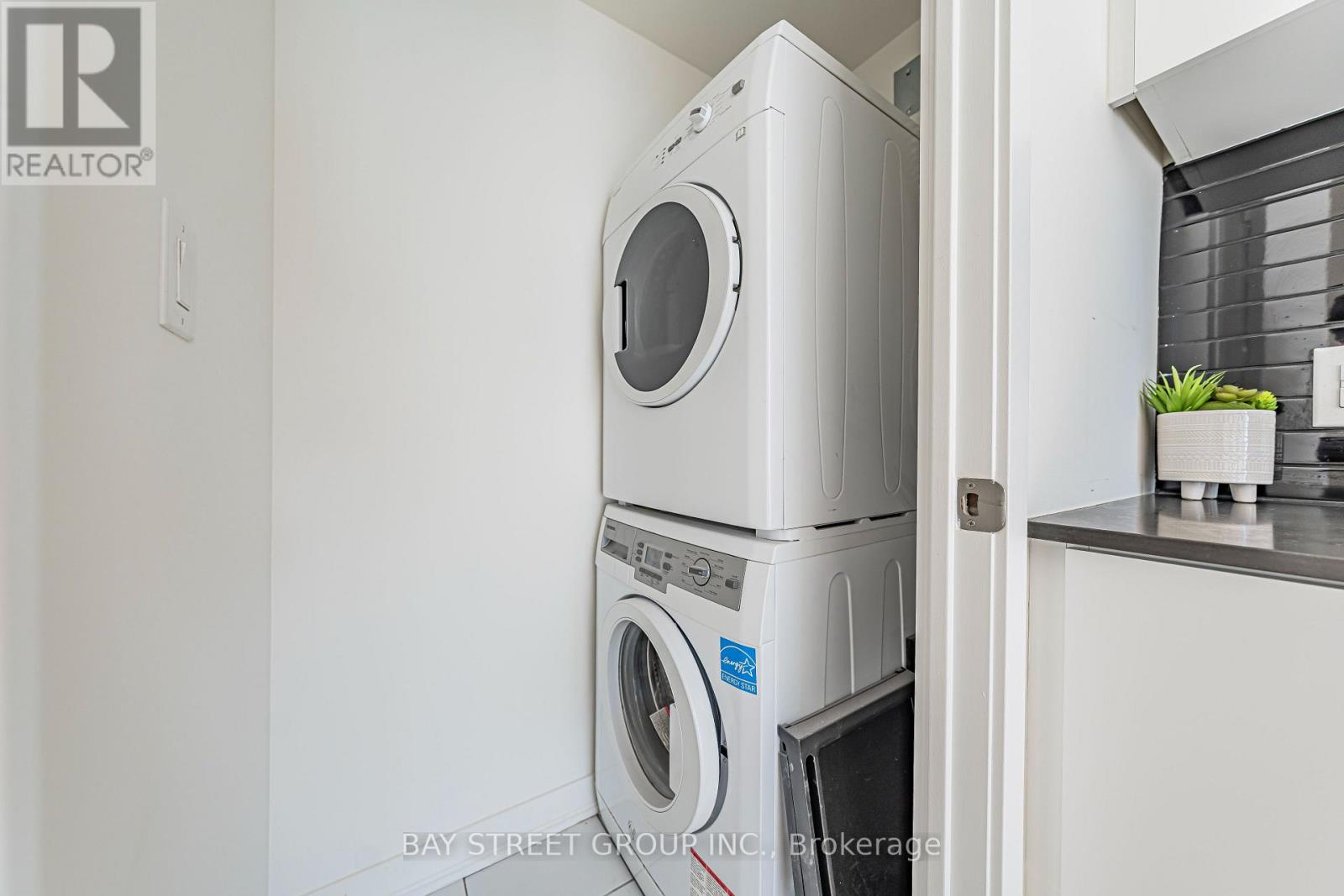 3809 - 100 Harbour Street, Toronto, Ontario  M5J 0B5 - Photo 30 - C12482957