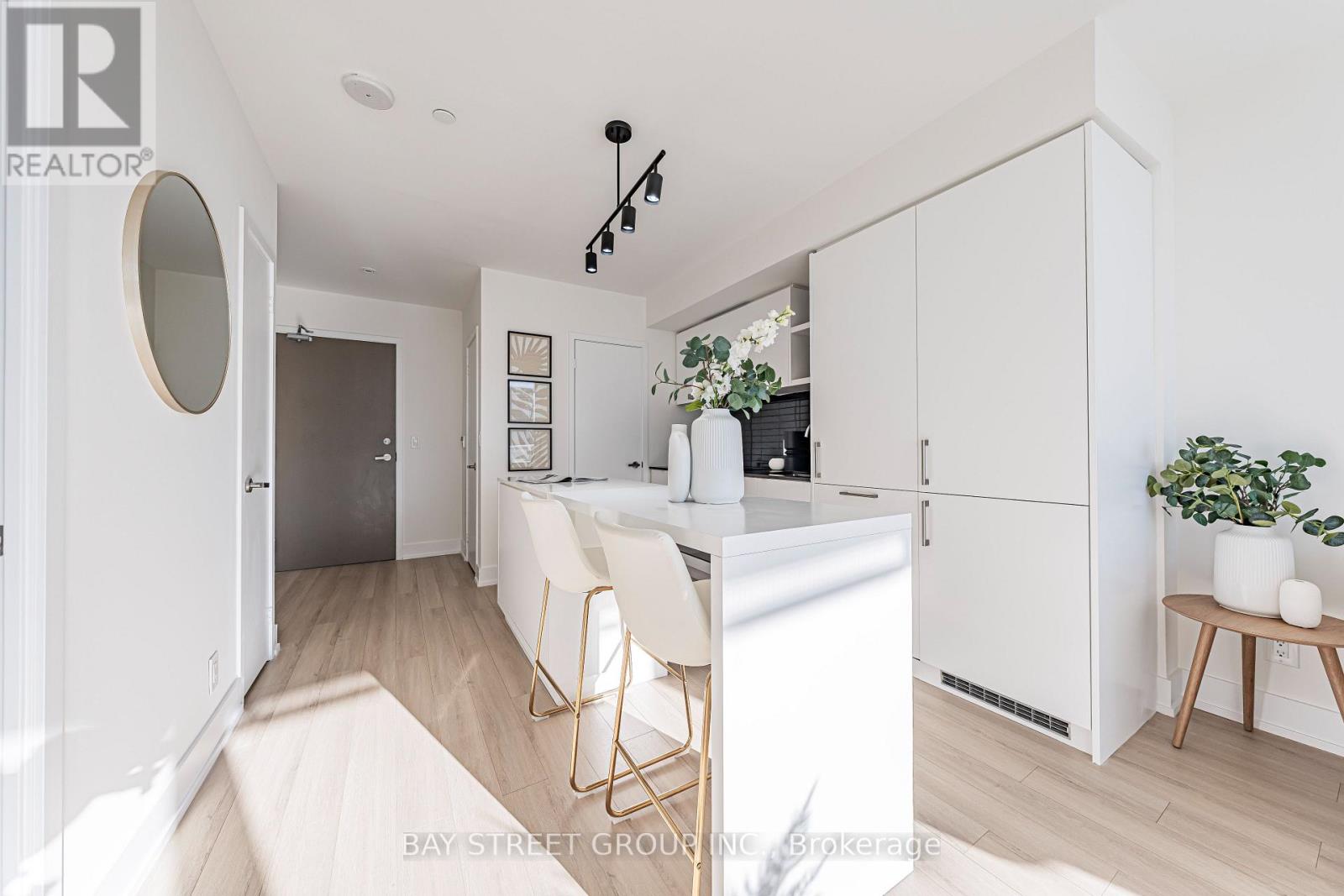 3809 - 100 Harbour Street, Toronto, Ontario  M5J 0B5 - Photo 4 - C12482957