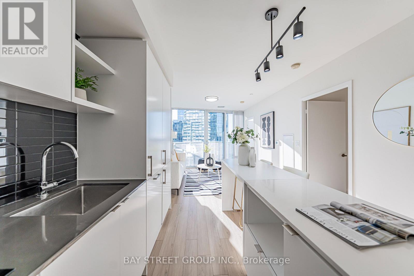 3809 - 100 Harbour Street, Toronto, Ontario  M5J 0B5 - Photo 8 - C12482957