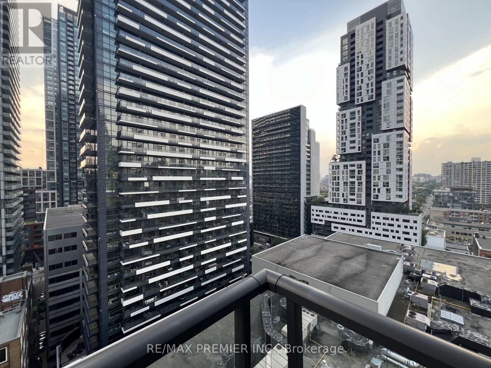 1503 - 290 Adelaide Street W, Toronto, Ontario  M5V 1P6 - Photo 11 - C12482969