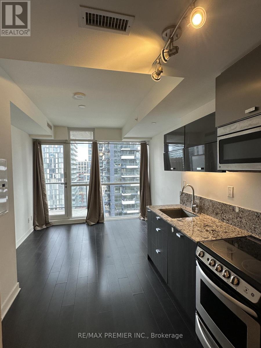 1503 - 290 Adelaide Street W, Toronto, Ontario  M5V 1P6 - Photo 2 - C12482969