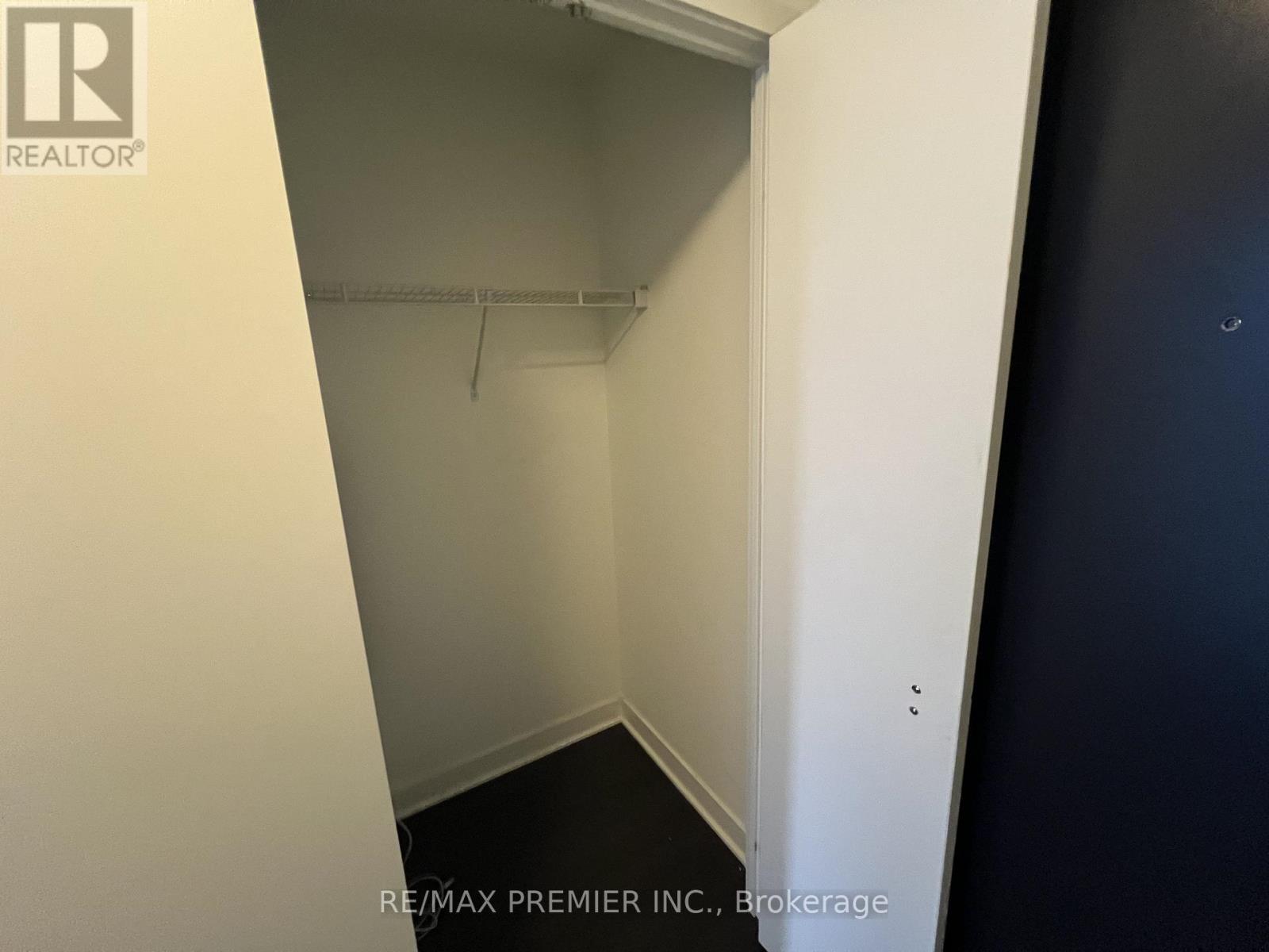1503 - 290 Adelaide Street W, Toronto, Ontario  M5V 1P6 - Photo 4 - C12482969