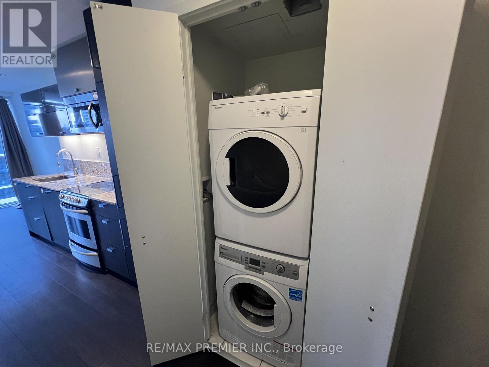 1503 - 290 Adelaide Street W, Toronto, Ontario  M5V 1P6 - Photo 5 - C12482969