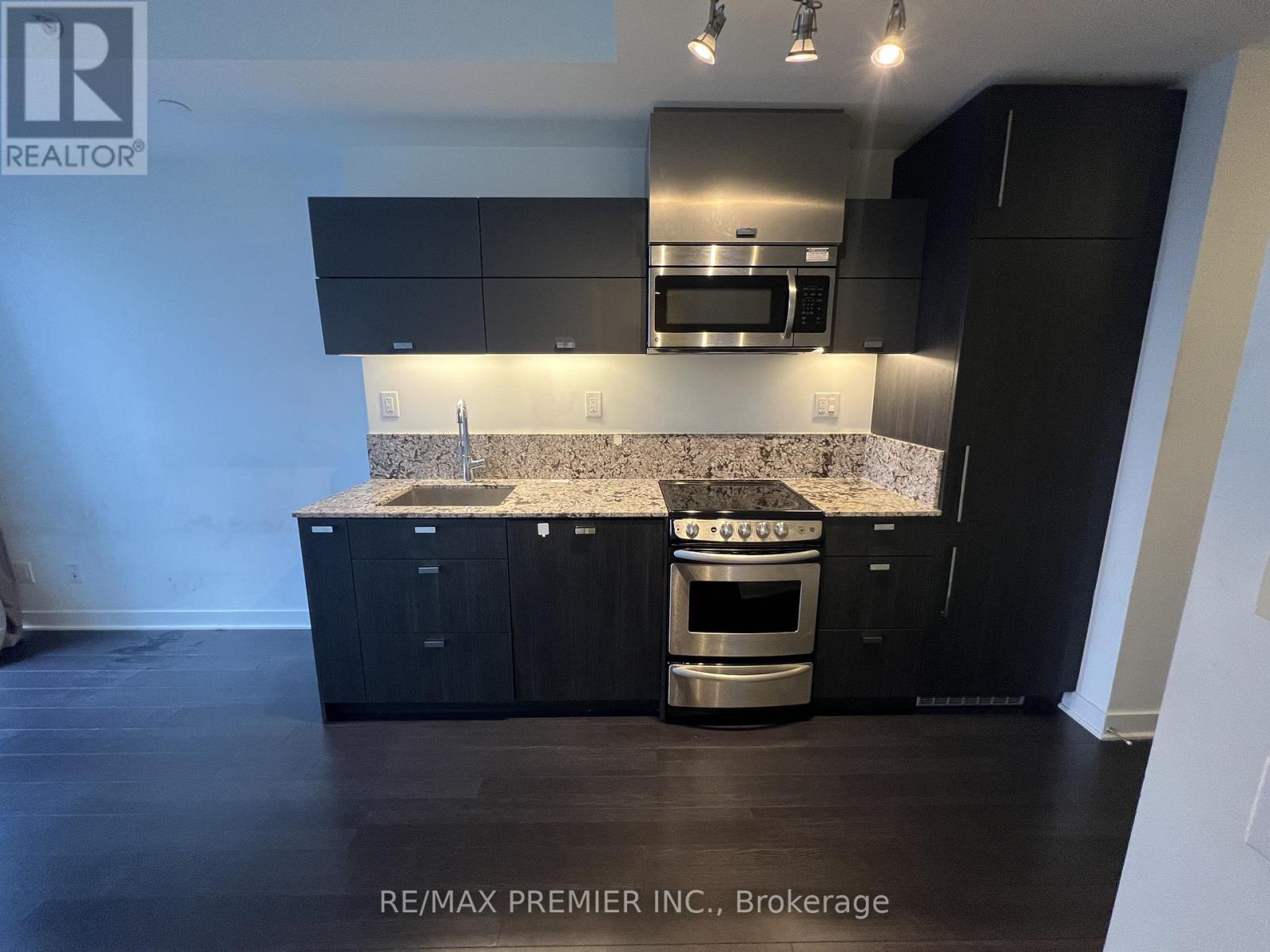 1503 - 290 Adelaide Street W, Toronto, Ontario  M5V 1P6 - Photo 6 - C12482969