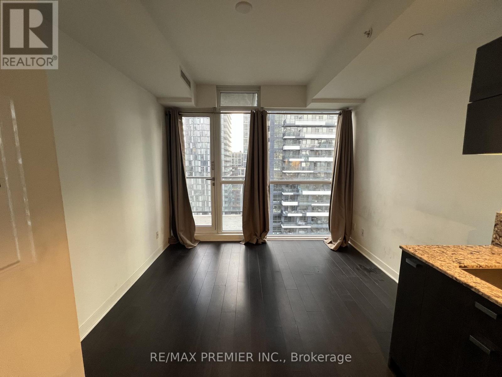 1503 - 290 Adelaide Street W, Toronto, Ontario  M5V 1P6 - Photo 7 - C12482969