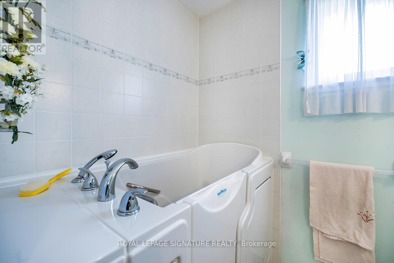 156 Catalina Drive, Toronto, Ontario  M1E 1B4 - Photo 16 - E12482980