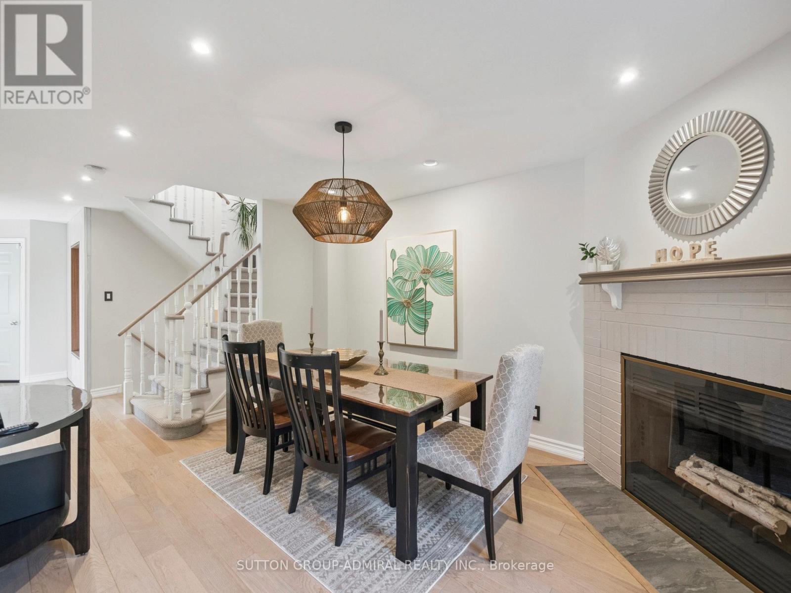 24 Dawlish Avenue, Aurora, Ontario  L4G 6R5 - Photo 11 - N12482959