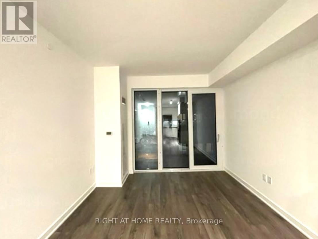 2002 - 105 Oneida Crescent, Richmond Hill, Ontario  L4B 0H6 - Photo 4 - N12482976