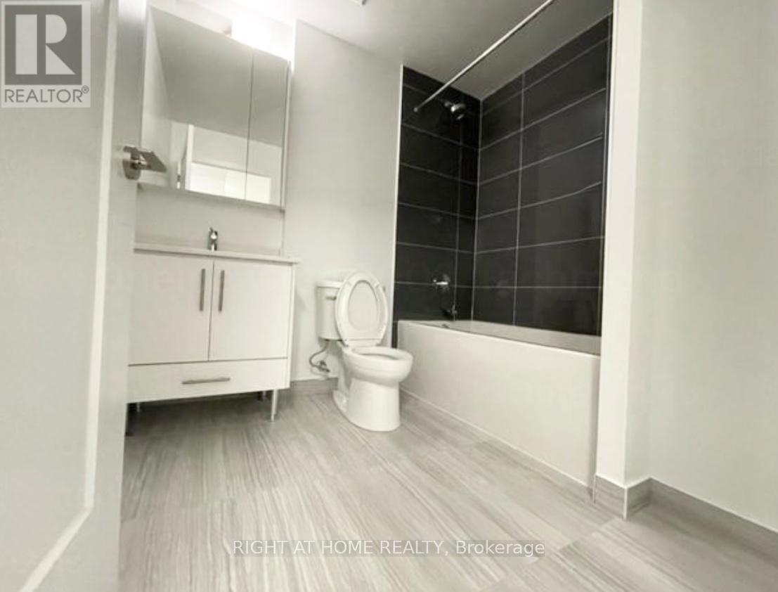 2002 - 105 Oneida Crescent, Richmond Hill, Ontario  L4B 0H6 - Photo 9 - N12482976