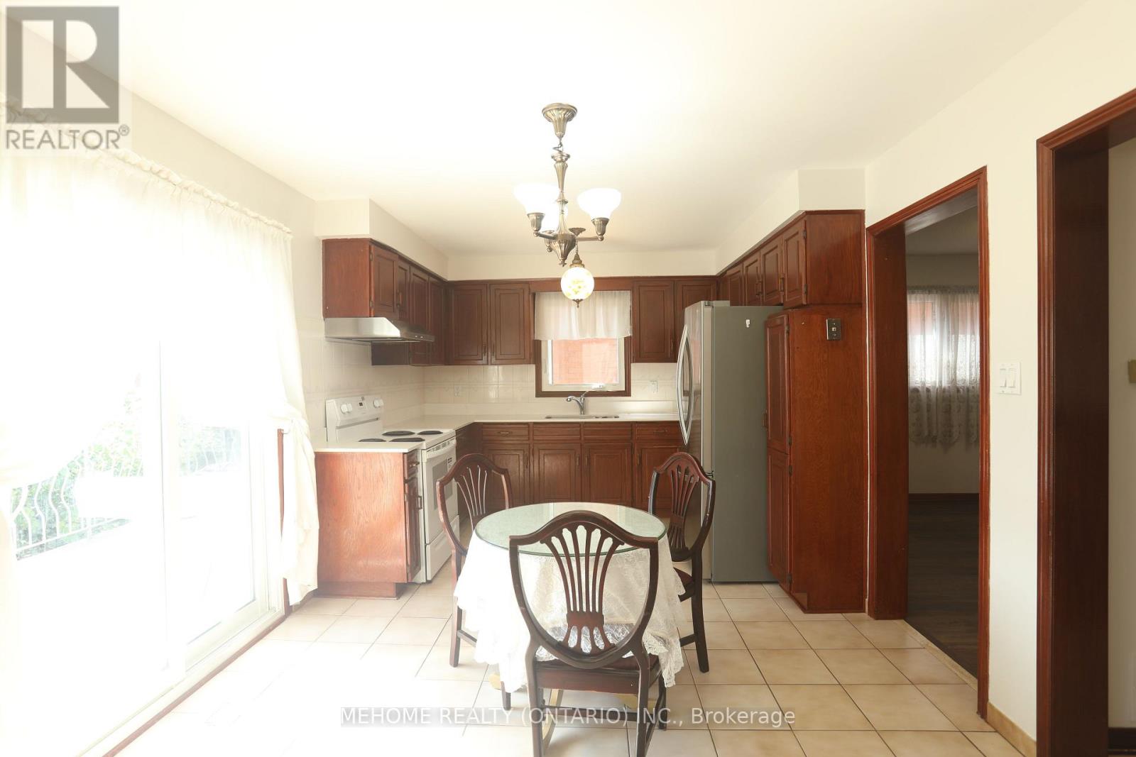 70 Governor Crescent, Vaughan, Ontario  L4L 5G7 - Photo 46 - N12482977