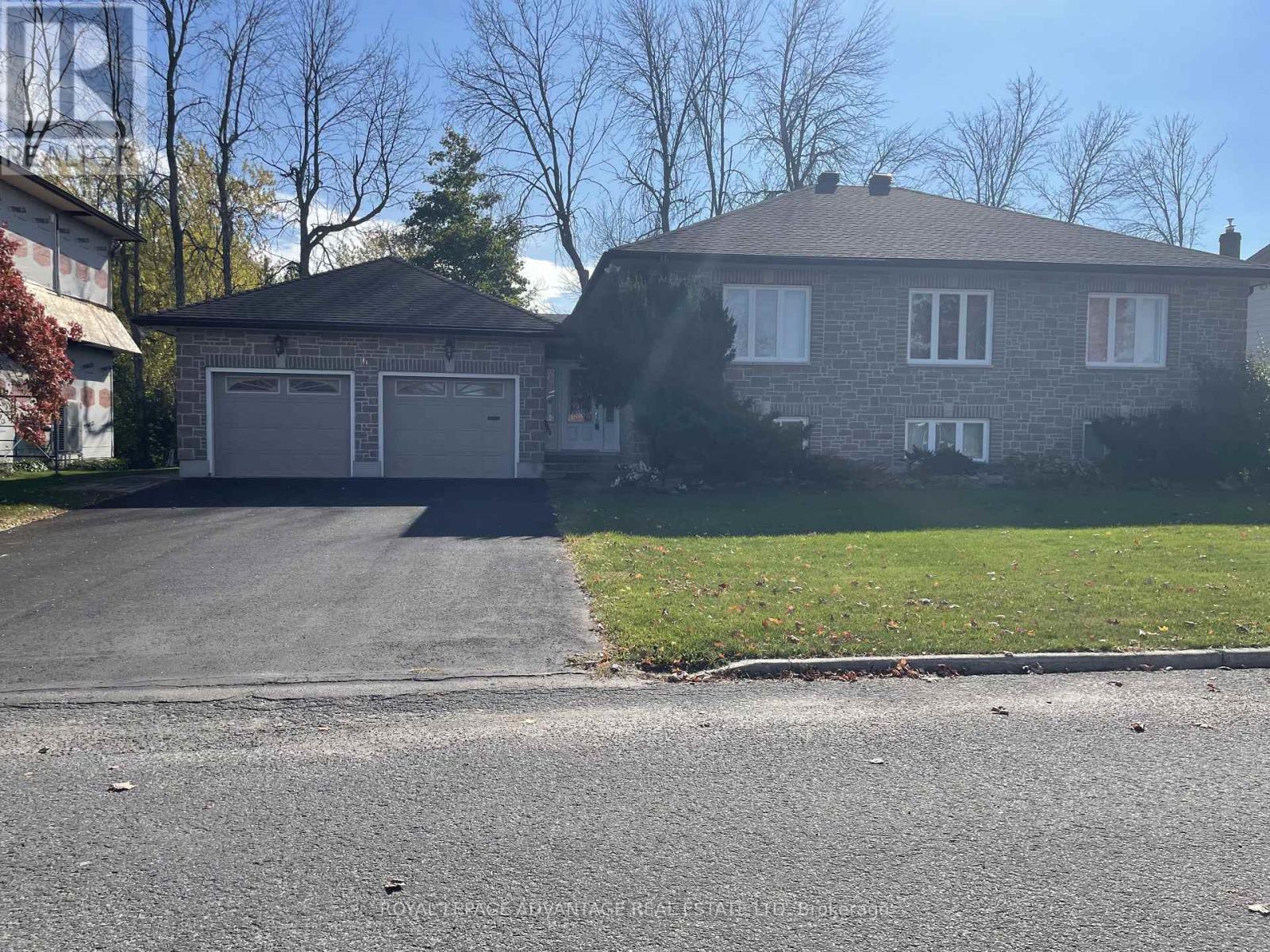 6 Jessie Drive, Perth, Ontario K7H 3J1 - Photo 1 - X12482986