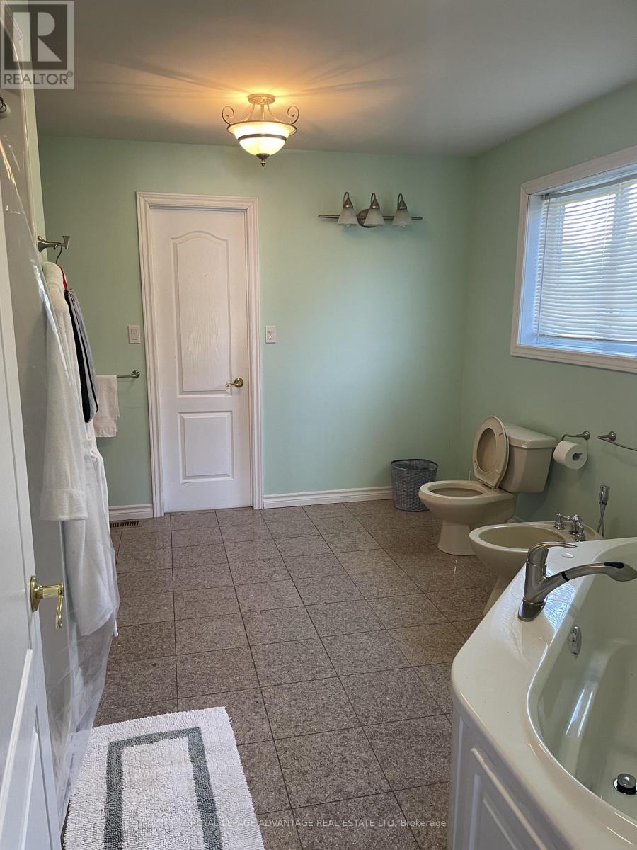 6 Jessie Drive, Perth, Ontario K7H 3J1 - Photo 13 - X12482986