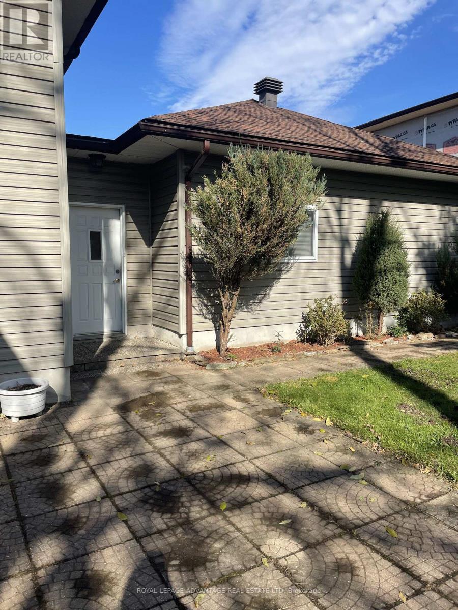 6 Jessie Drive, Perth, Ontario K7H 3J1 - Photo 3 - X12482986