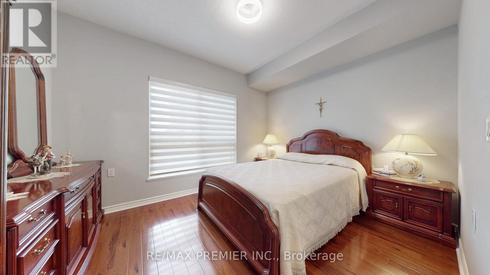 204 - 810 Scollard Court, Mississauga, Ontario  L5V 0A4 - Photo 15 - W12482970