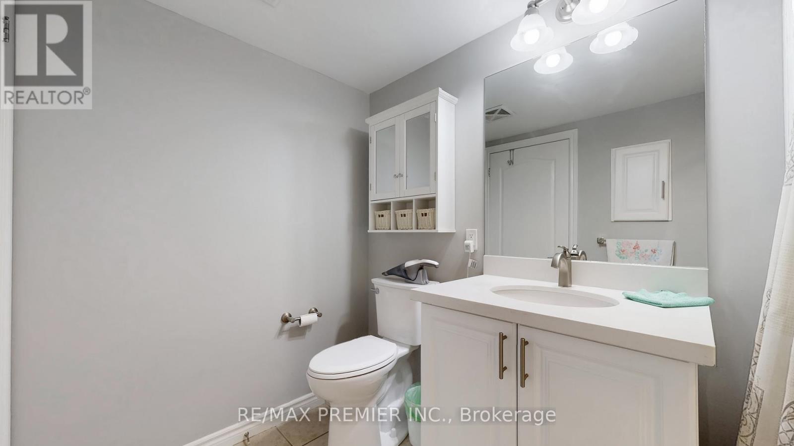 204 - 810 Scollard Court, Mississauga, Ontario  L5V 0A4 - Photo 18 - W12482970